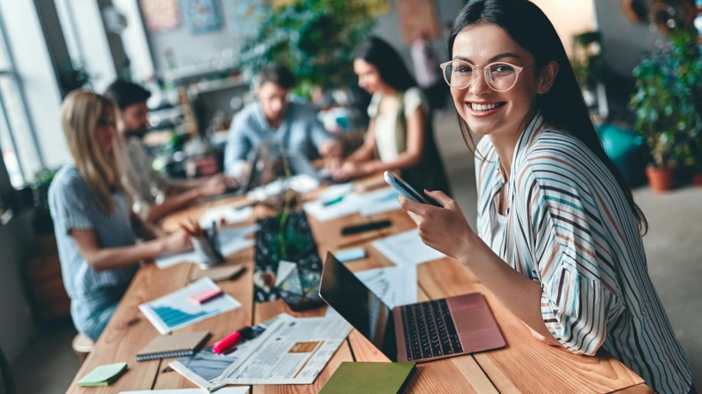 Arbeitsgruppe im Büro Hipster Start Up