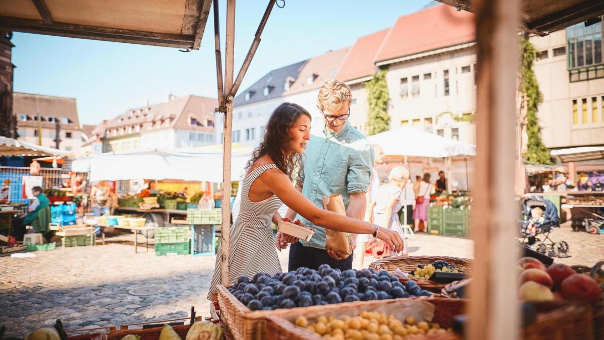 Frau Einkaufen Markt