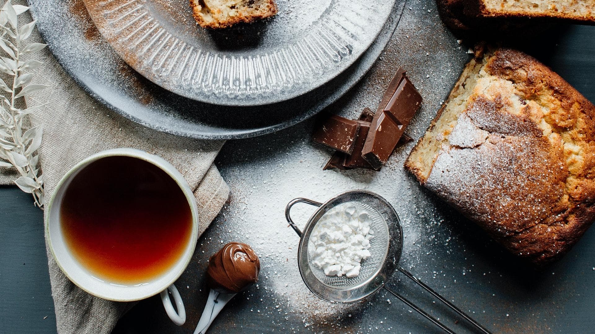 Bananenbrot Schokolade Puderzucker