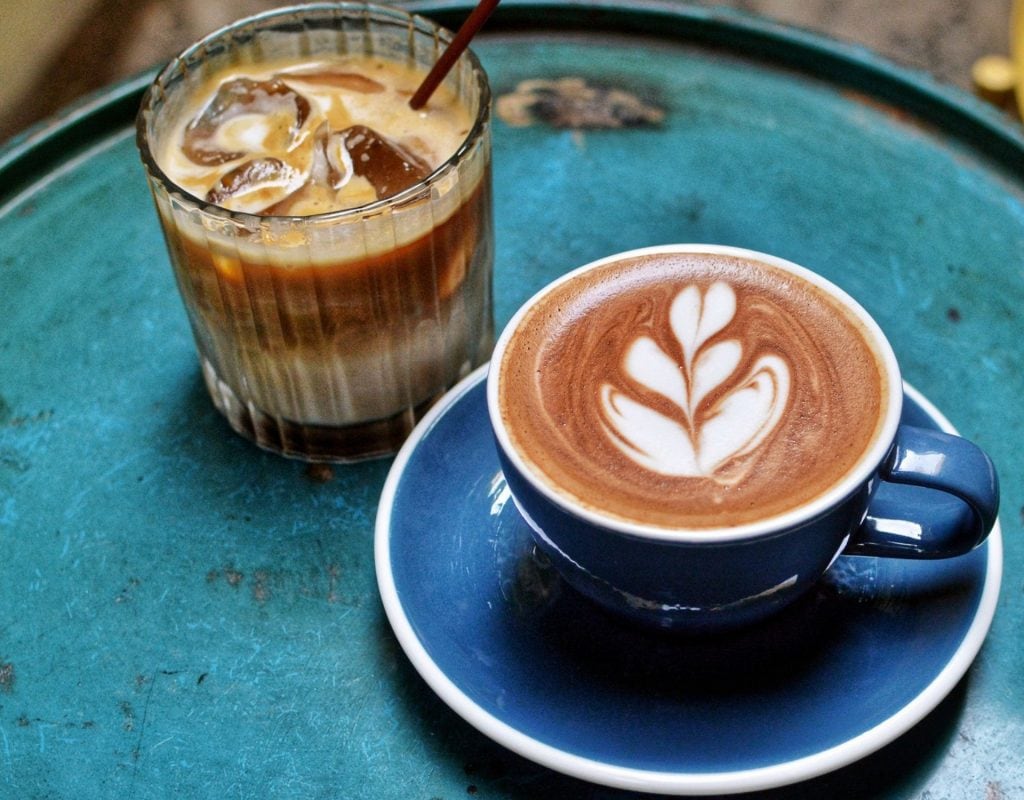 Latte Art Kaffee zubereiten Cappuccino Cold Brew