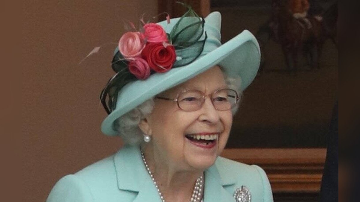 Queen Elizabeth II. wird mit einer besonderen Parade gefeiert.. © imago/i Images
