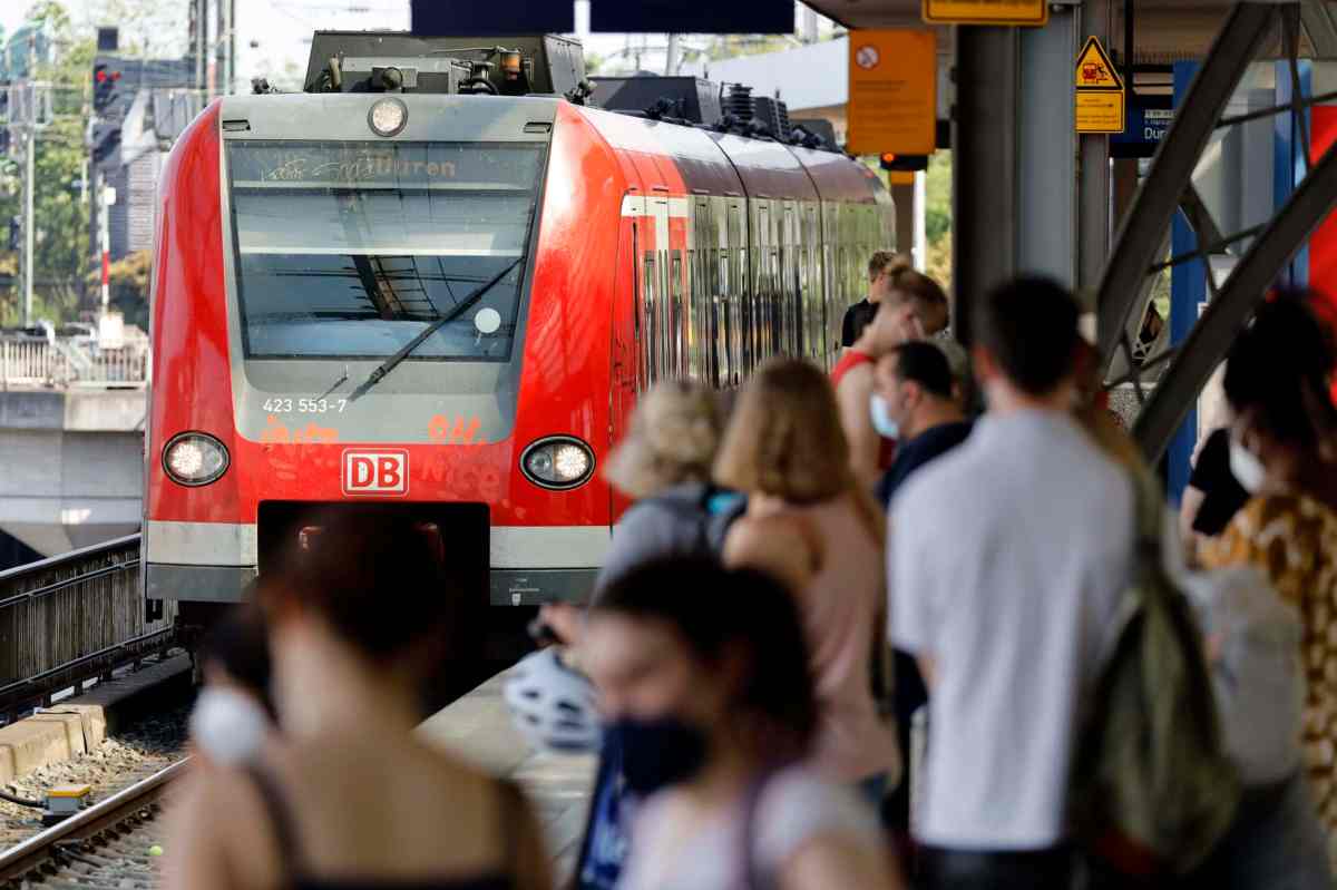 bahnfahren zug deutsche bahn