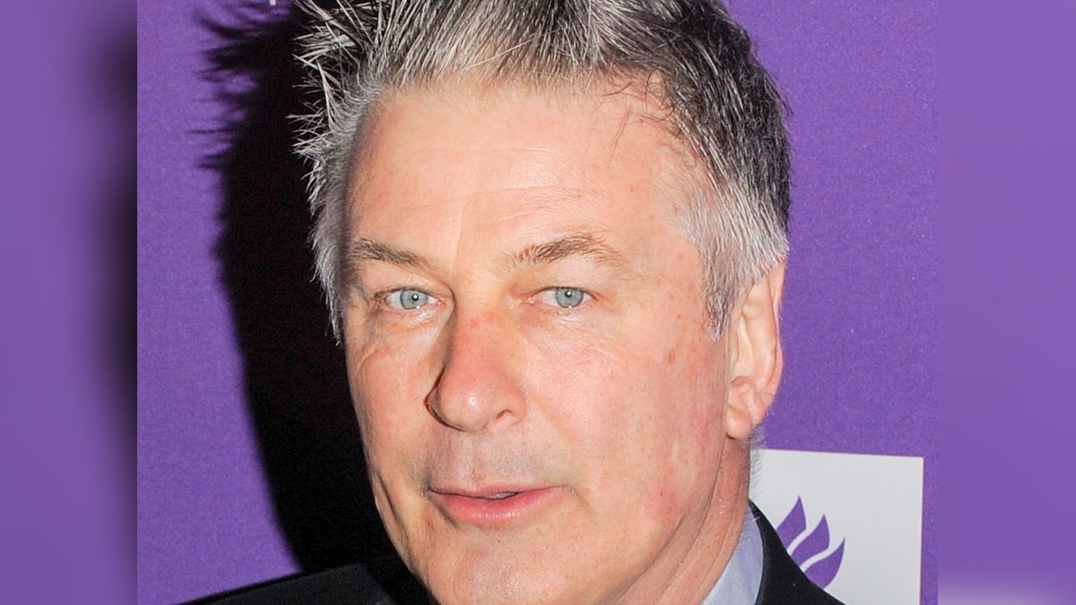 Alec Baldwin hat sich zum tragischen Set-Unfall geäußert.. © Ron Adar/Shutterstock.com