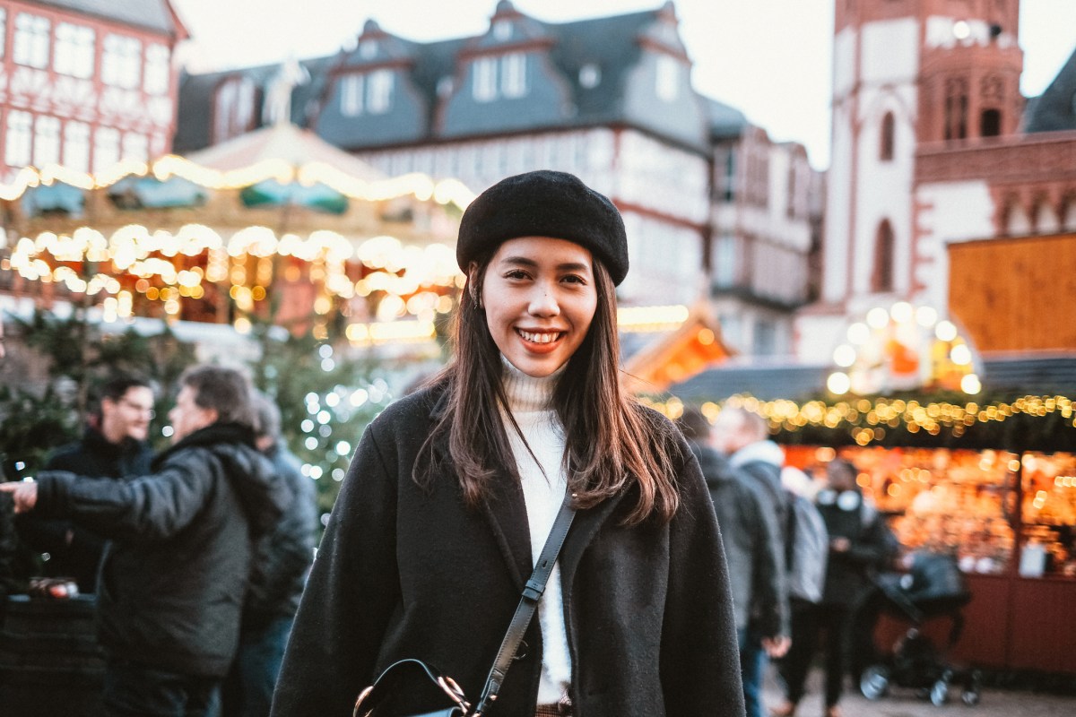 Frau Weihnachtsmarkt