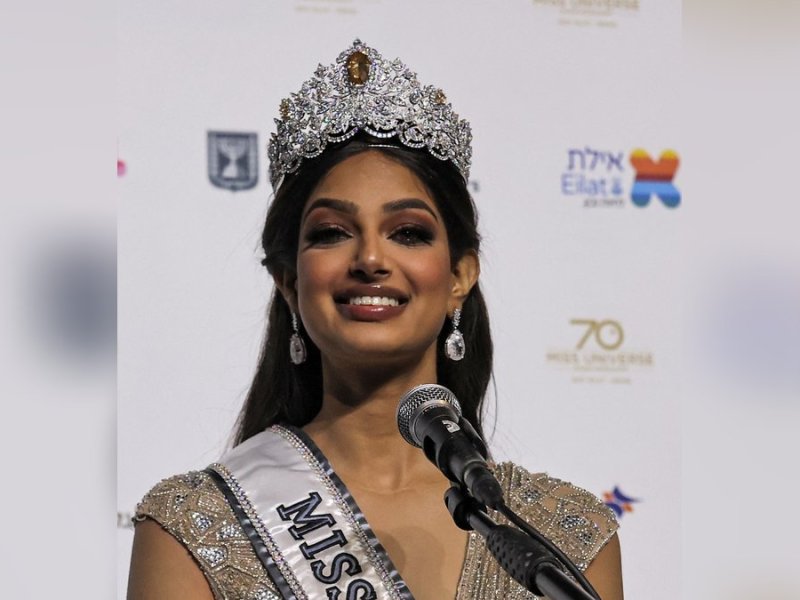 Harnaaz Sandhu wurde zur Miss Universe gekrönt.. © getty/MENAHEM KAHANA / AFP via Getty Images