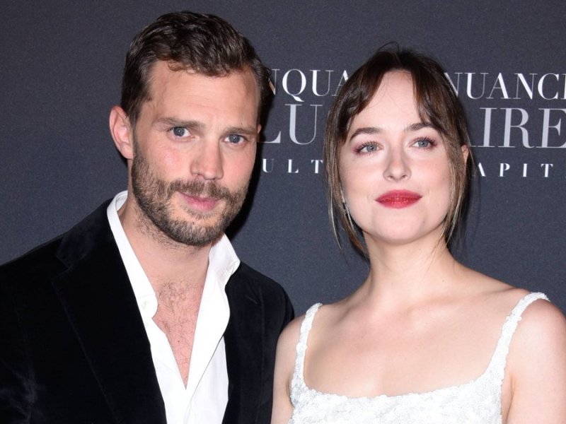 Jamie Dornan (l.) und Dakota Johnson sind die Stars von "Fifty Shades of Grey".. © imago images/PanoramiC