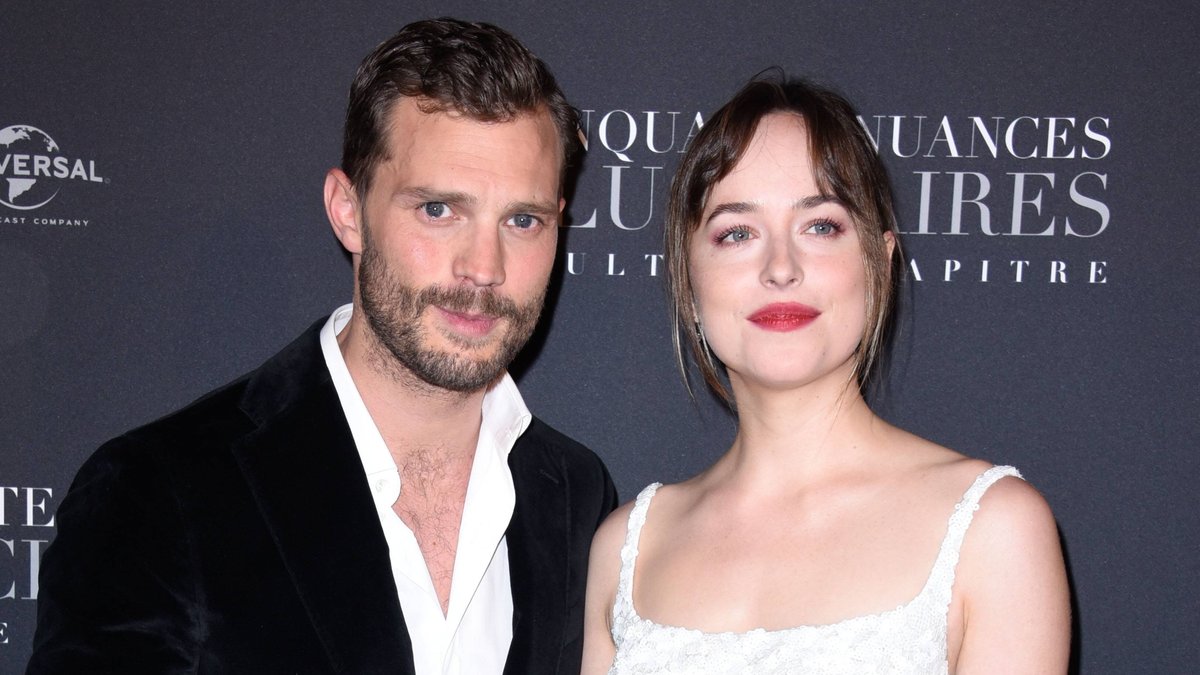 Jamie Dornan (l.) und Dakota Johnson sind die Stars von "Fifty Shades of Grey".. © imago images/PanoramiC