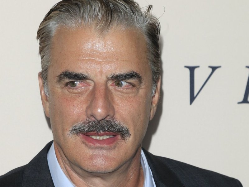 Sieht sich derzeit mit massiven Vorwürfen konfrontiert: US-Schauspieler Chris Noth.. © carrie-nelson/ImageCollect