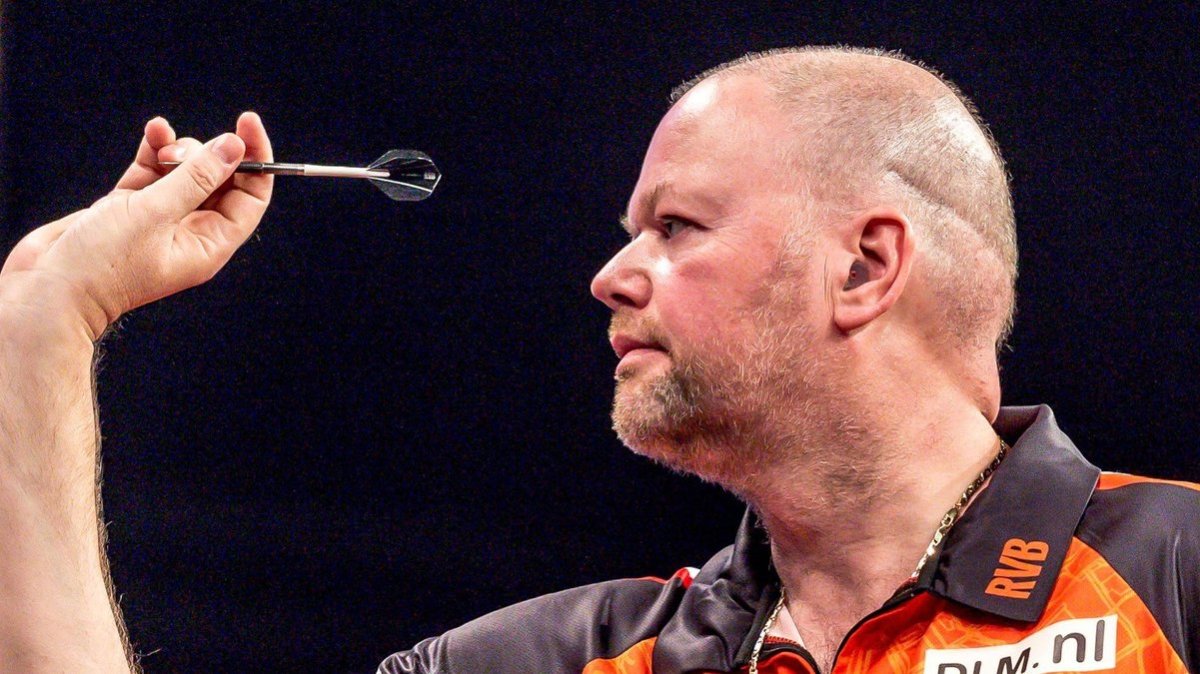 Raymond van Barneveld hat sich mit dem Coronavirus infiziert.. © imago/ANP