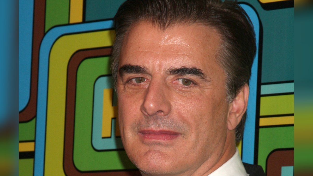 Chris Noth sieht sich schweren Vorwürfen gegenüber.. © Kathy Hutchins/Shutterstock.com