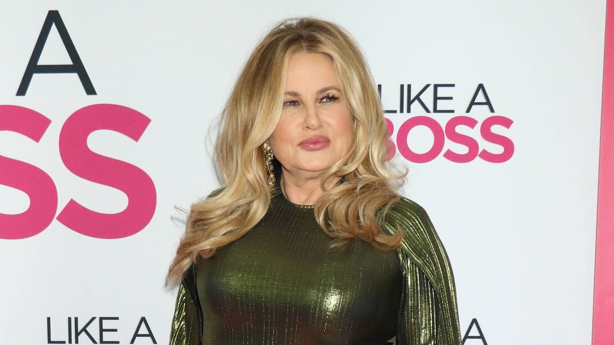 Auch Jennifer Coolidge liegt mal daneben: Der Kajal sitzt nicht richtig.. © imago images/MediaPunch