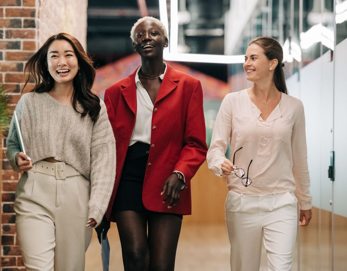 Frauen in Business-Kleidung