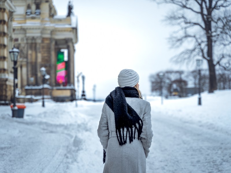 Frau Schnee spazieren