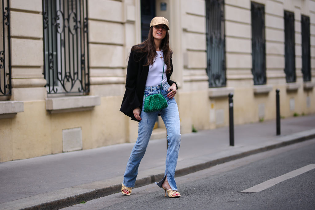 Split Jeans mit Blazer