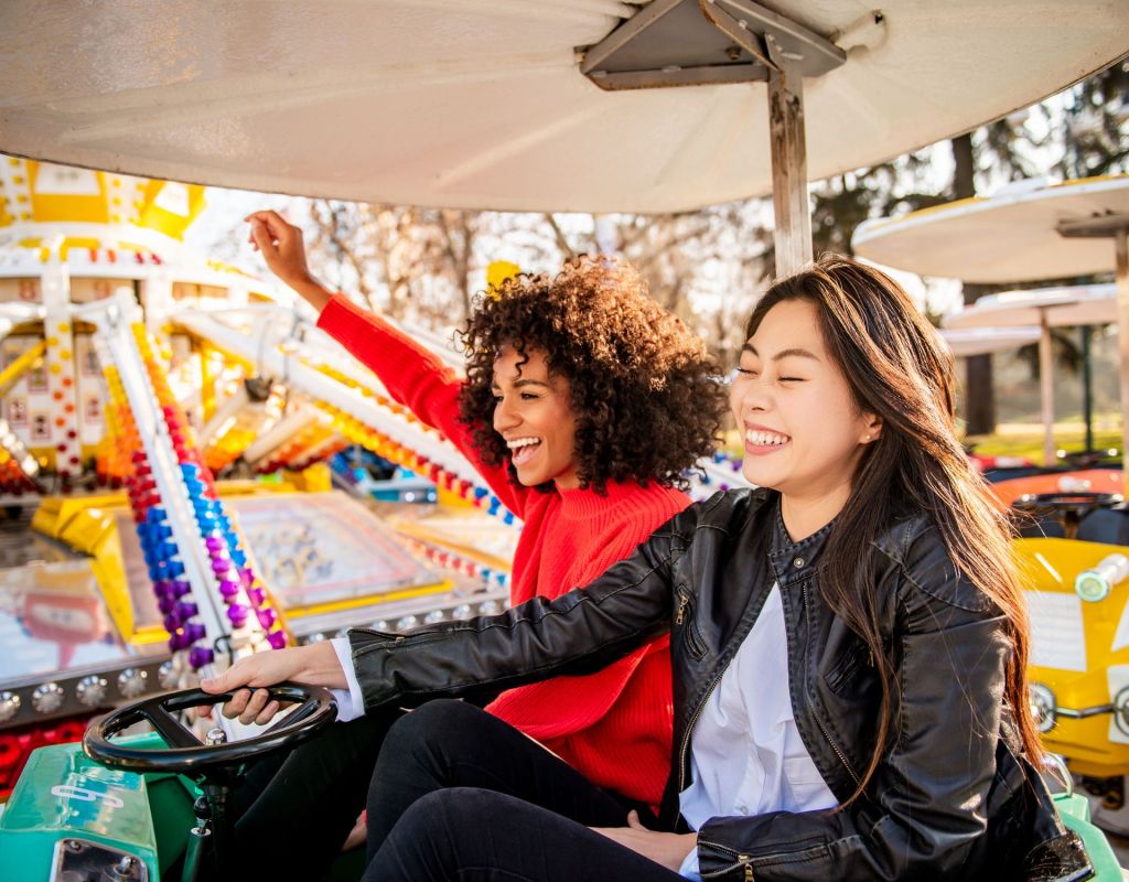 Frauen im Freizeitpark