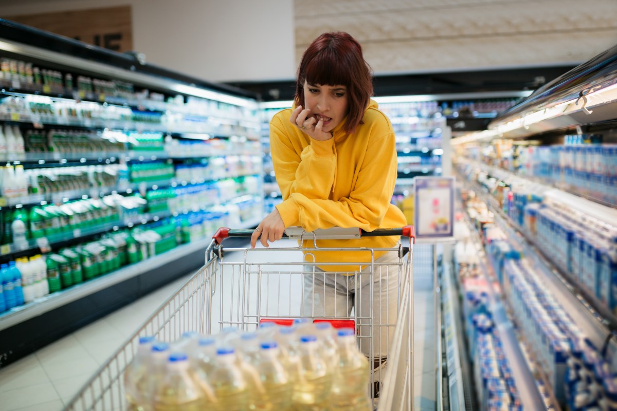 Frau im Supermarkt