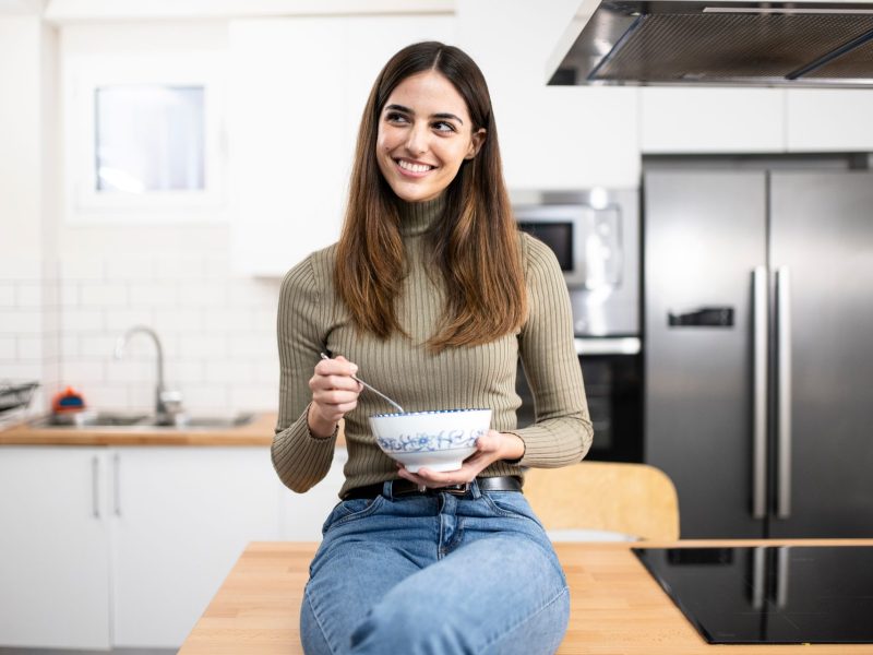 Frau Schüssel essen