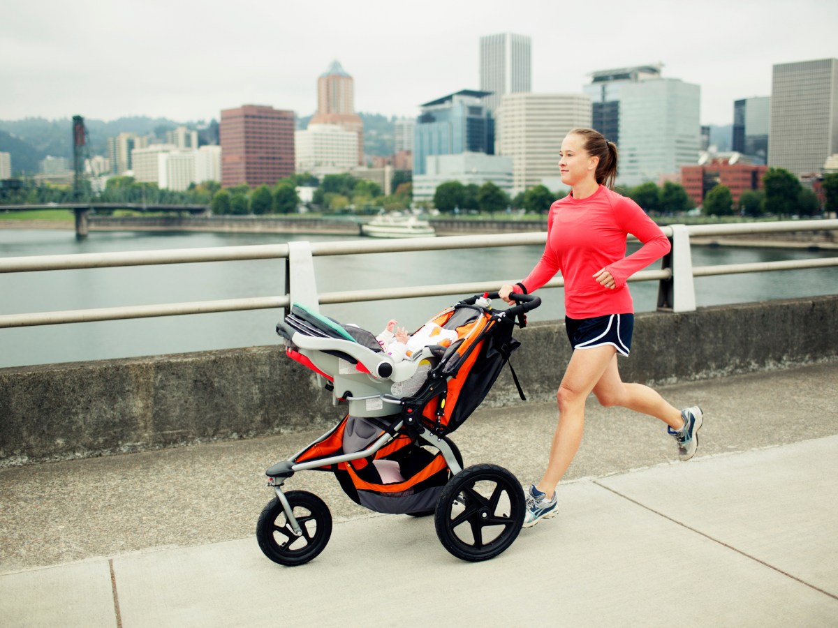 Joggen mit Kinderwagen: Darauf musst du bei Modell und Training achten