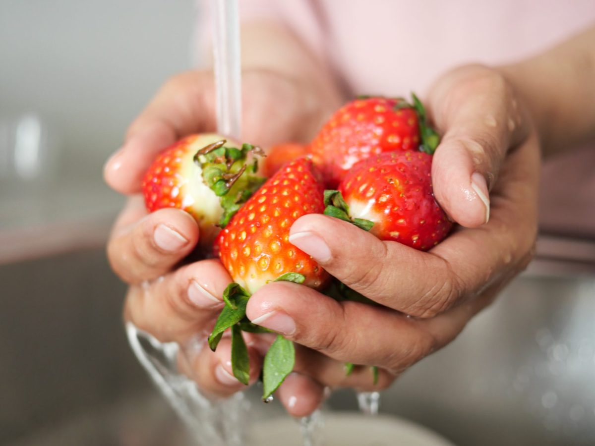 Erdbeeren waschen