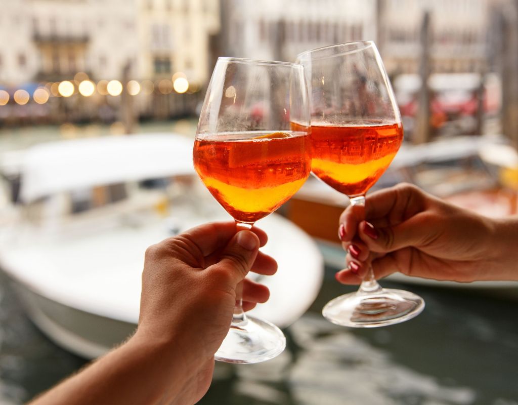 Aperol Spritz in Venedig: Das echte Rezept aus Italien