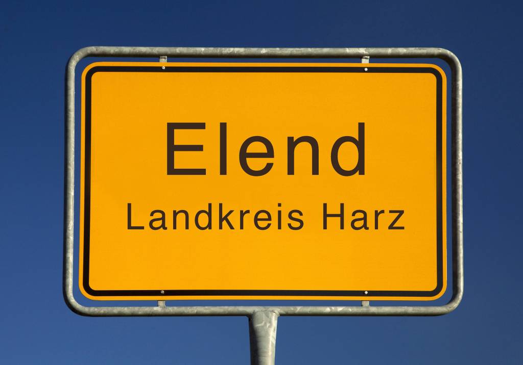 Lustige Städtenamen: Ortseingangsschild von Elend, Deutschland, Sachsen-Anhalt, Harz.