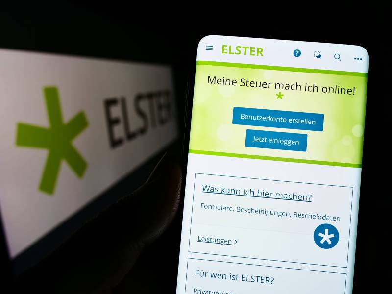 handy mit der geöffneten Steuerportal Elster.