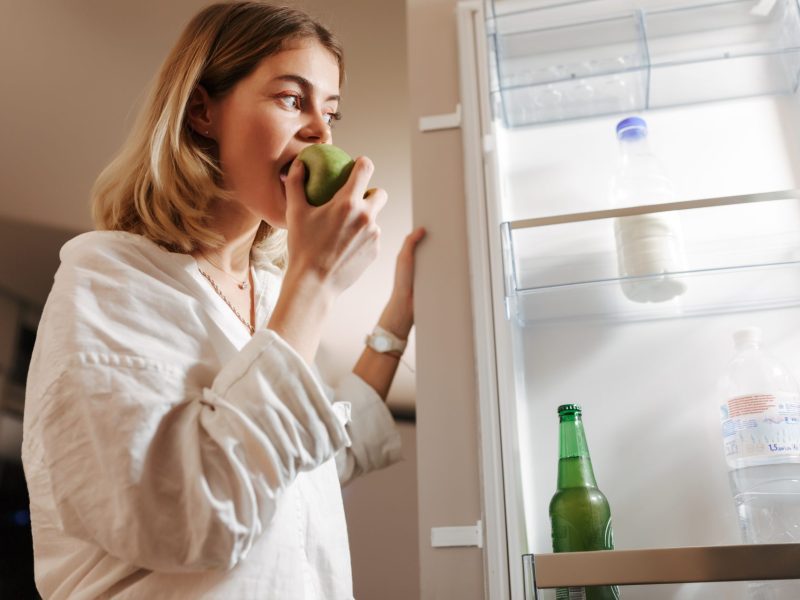 Frau Apfel Kühlschrank