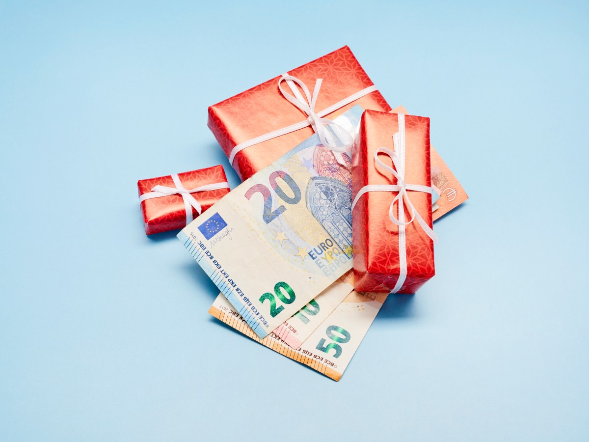 Geldgeschenke zu Weihnachten: Müssen sie dem Finanzamt gemeldet werden?