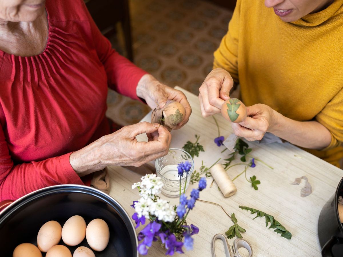 So kannst du aus alten Dingen ganz einfach Osterdeko upcyclen