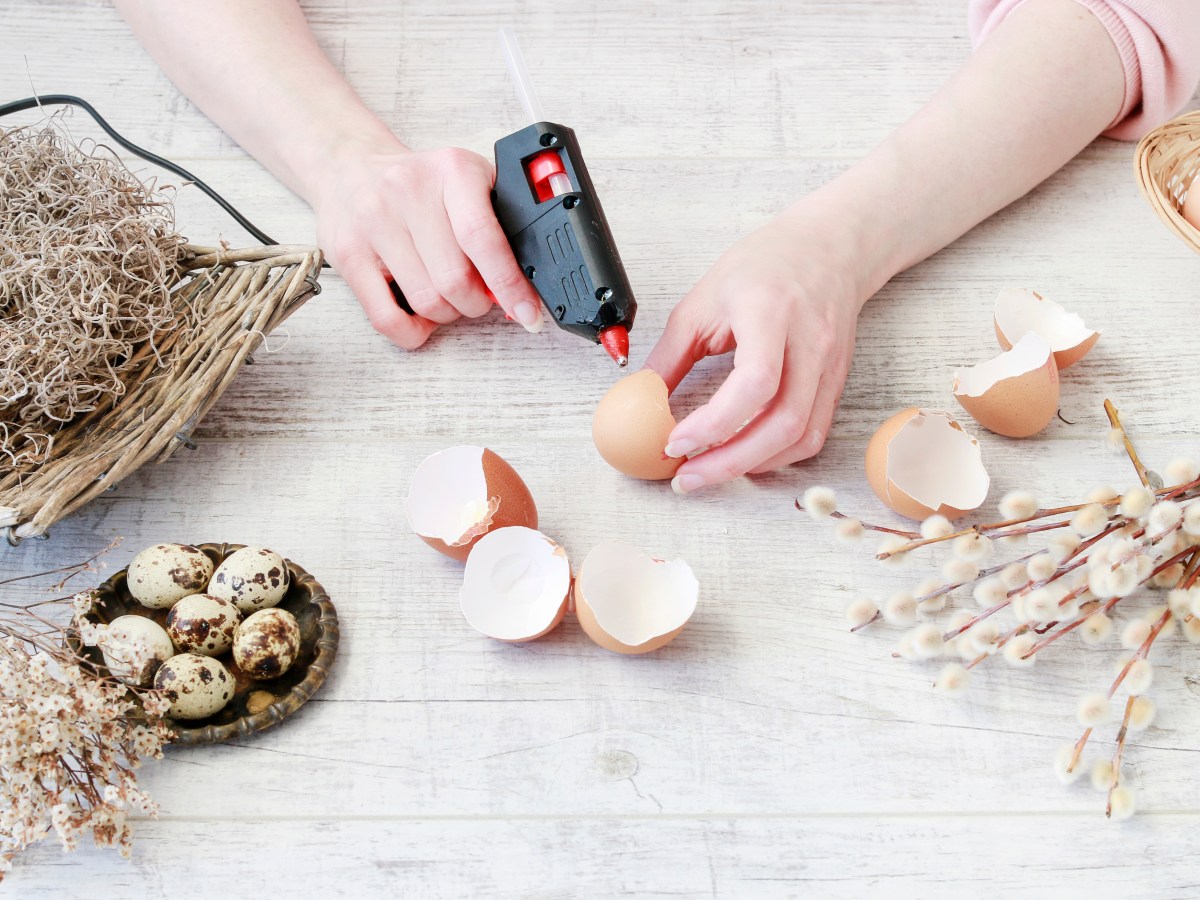 Osterdeko: So einfach machst du dir eine Tischgirlande aus Naturmaterialien selbst