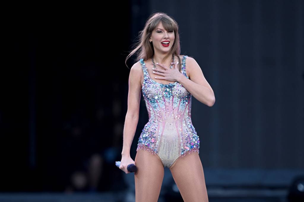 Taylor Swift im Pailletten-Body während der Eras Tour.