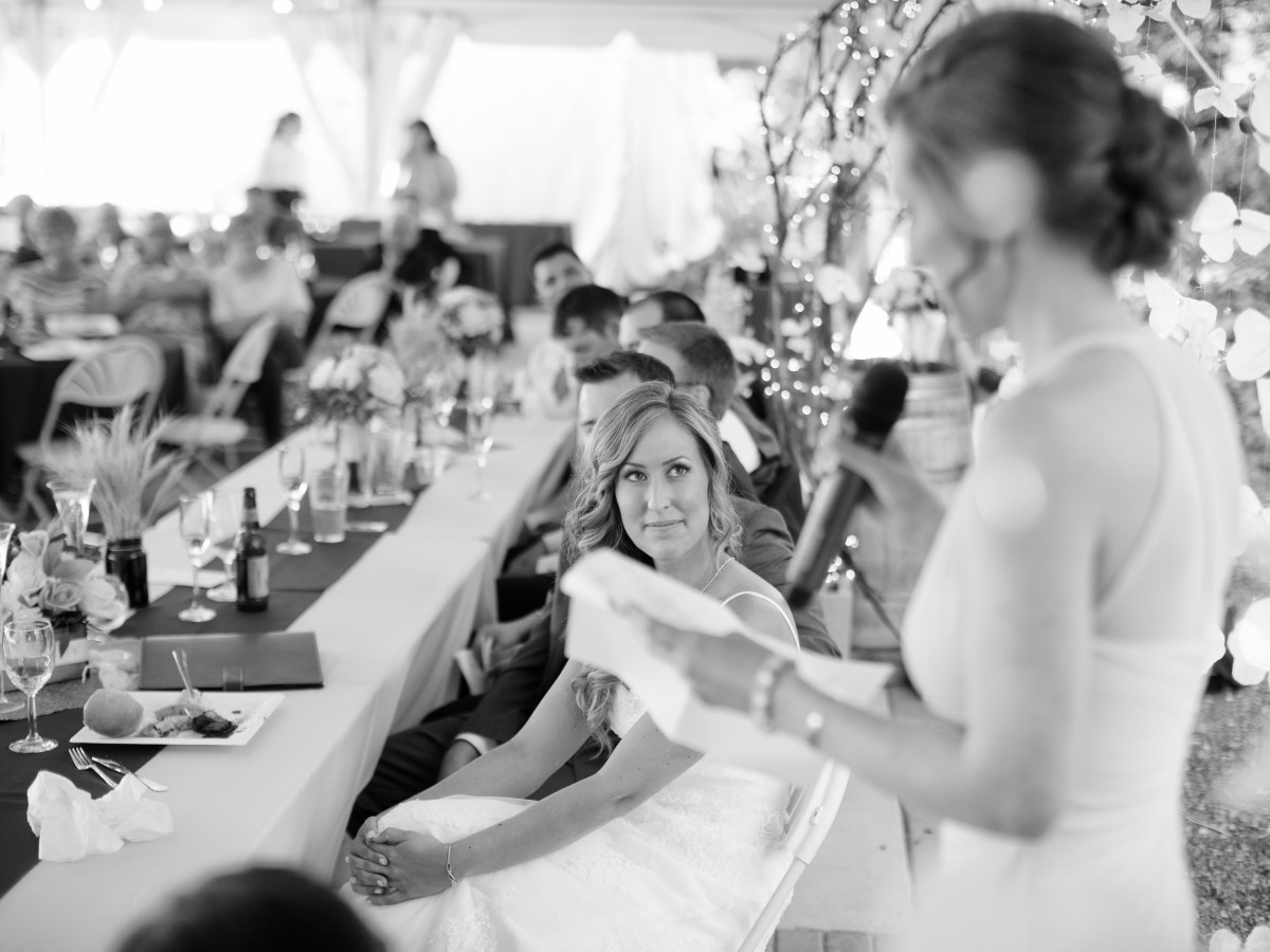 Hochzeitsrede von Brautjungfer rührt Gäste zu Tränen