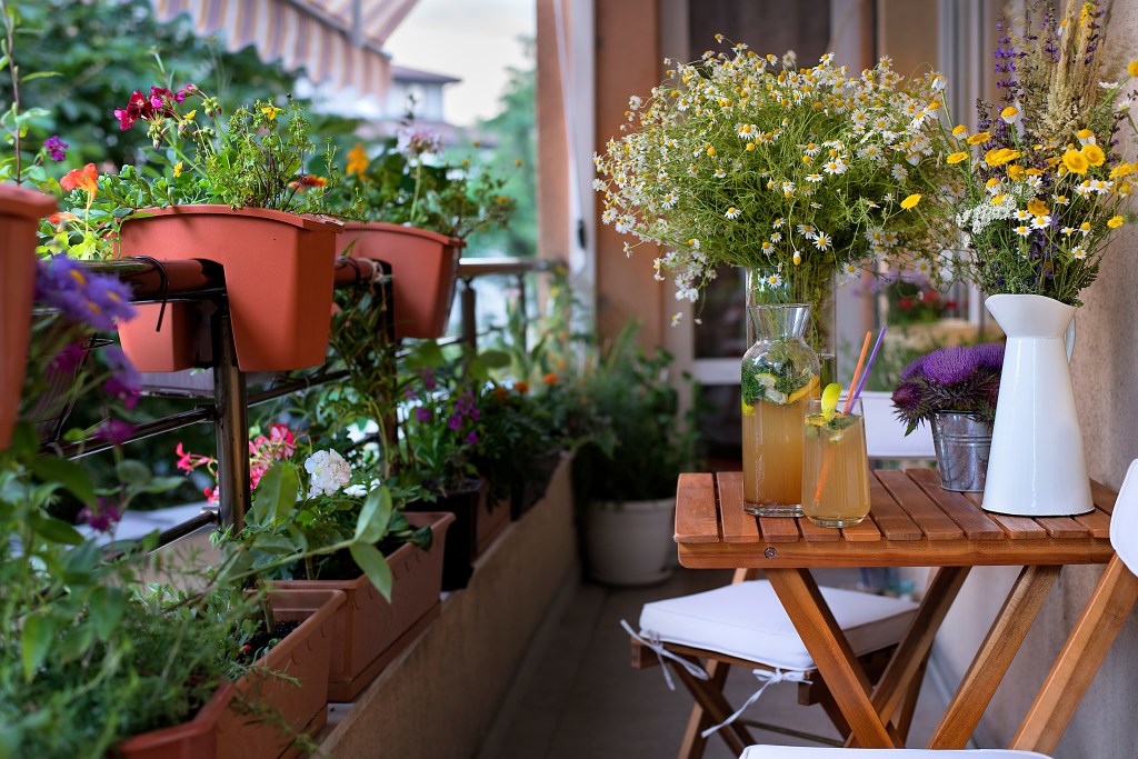 Möbel auf kleinem Balkon