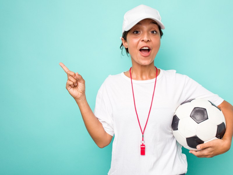 Fußball Floskeln Frau mit Ball