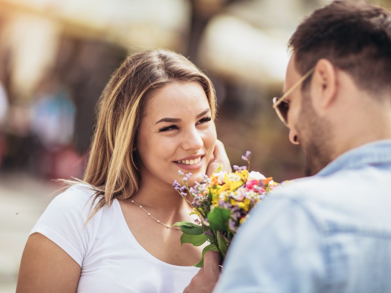 Das steckt hinter dem Dating-Trend Vulturing.