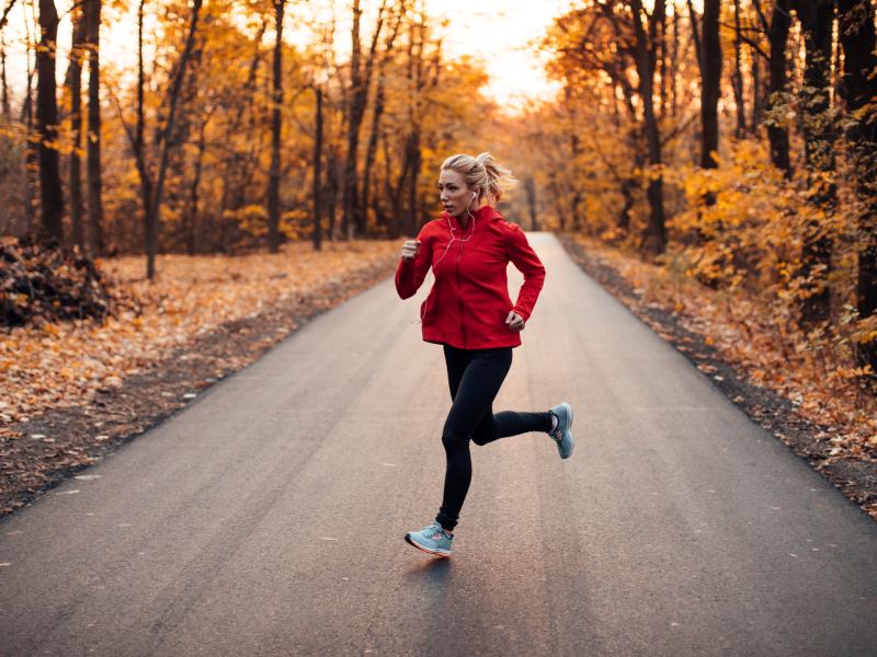 Frau Joggen Herbst