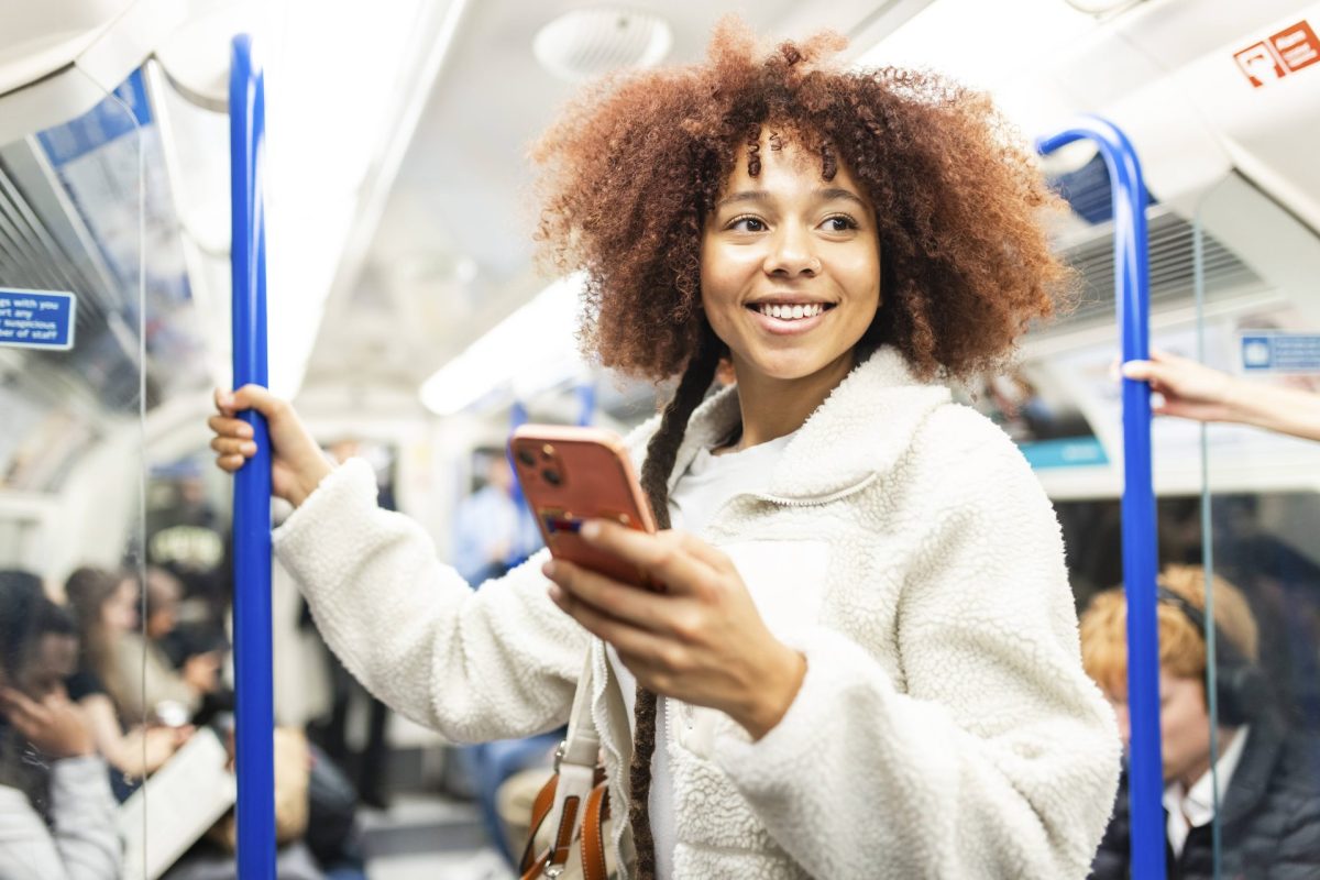 Frau in der U-Bahn in London