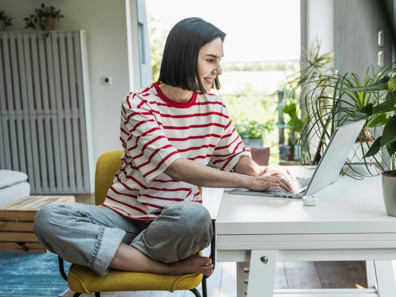 Viele Menschen arbeiten zum Teil oder sogar ganz im Homeoffice. Wusstest du, dass es Möglichkeiten zur Überwachung deiner Arbeit daheim gibt?