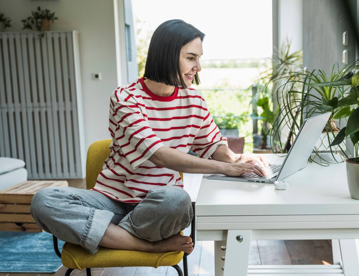 Viele Menschen arbeiten zum Teil oder sogar ganz im Homeoffice. Wusstest du, dass es Möglichkeiten zur Überwachung deiner Arbeit daheim gibt?