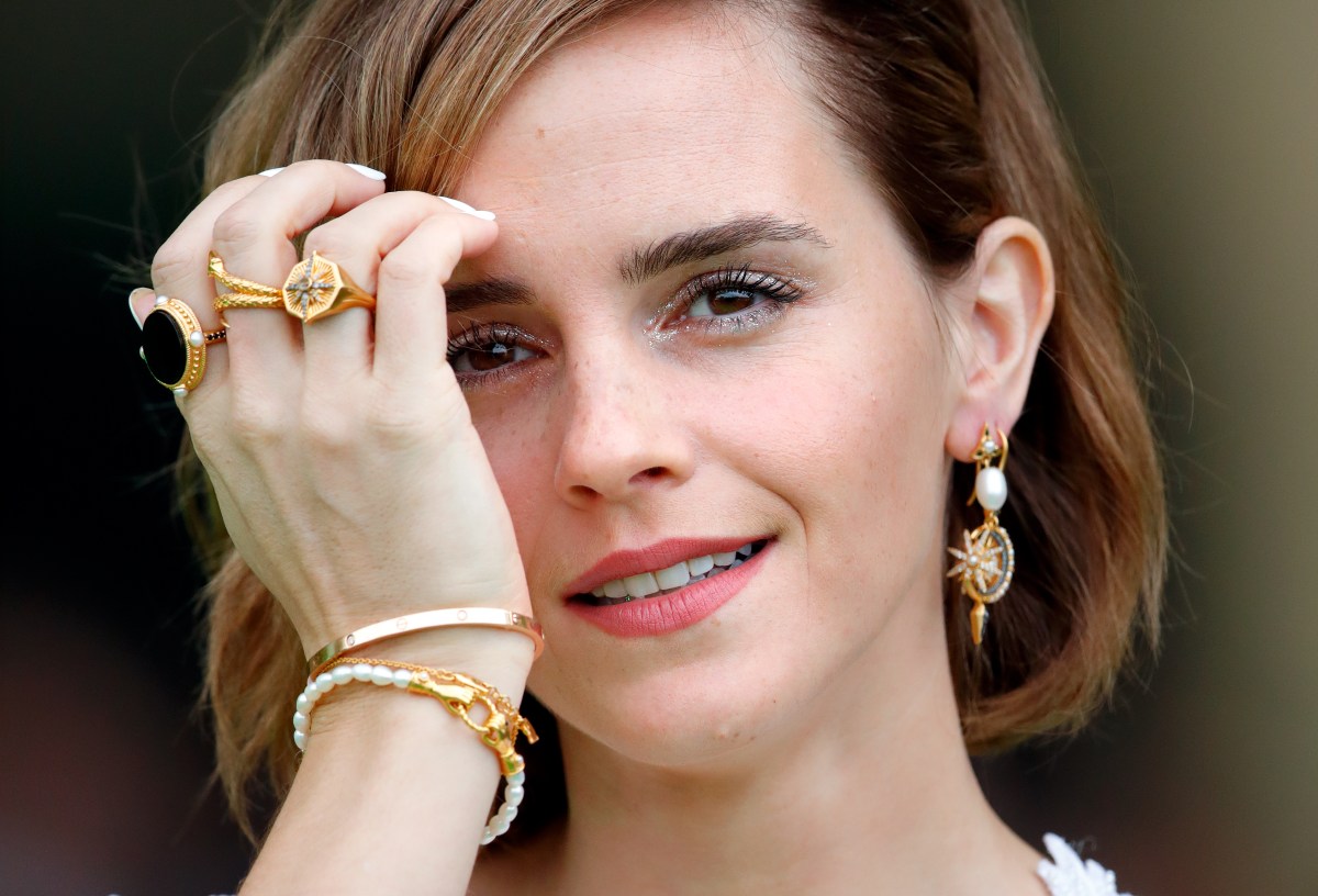 Emma Watson präsentiert ihre Vintage Ringe