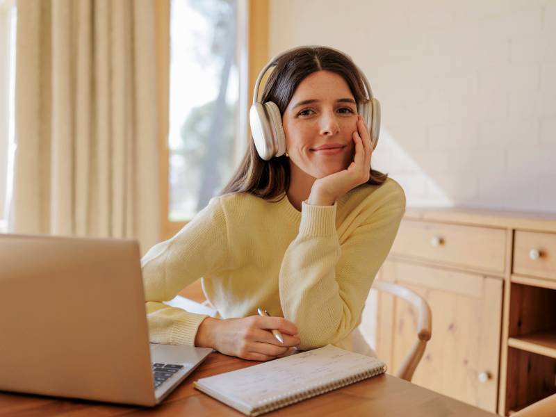 Frau Polyworking