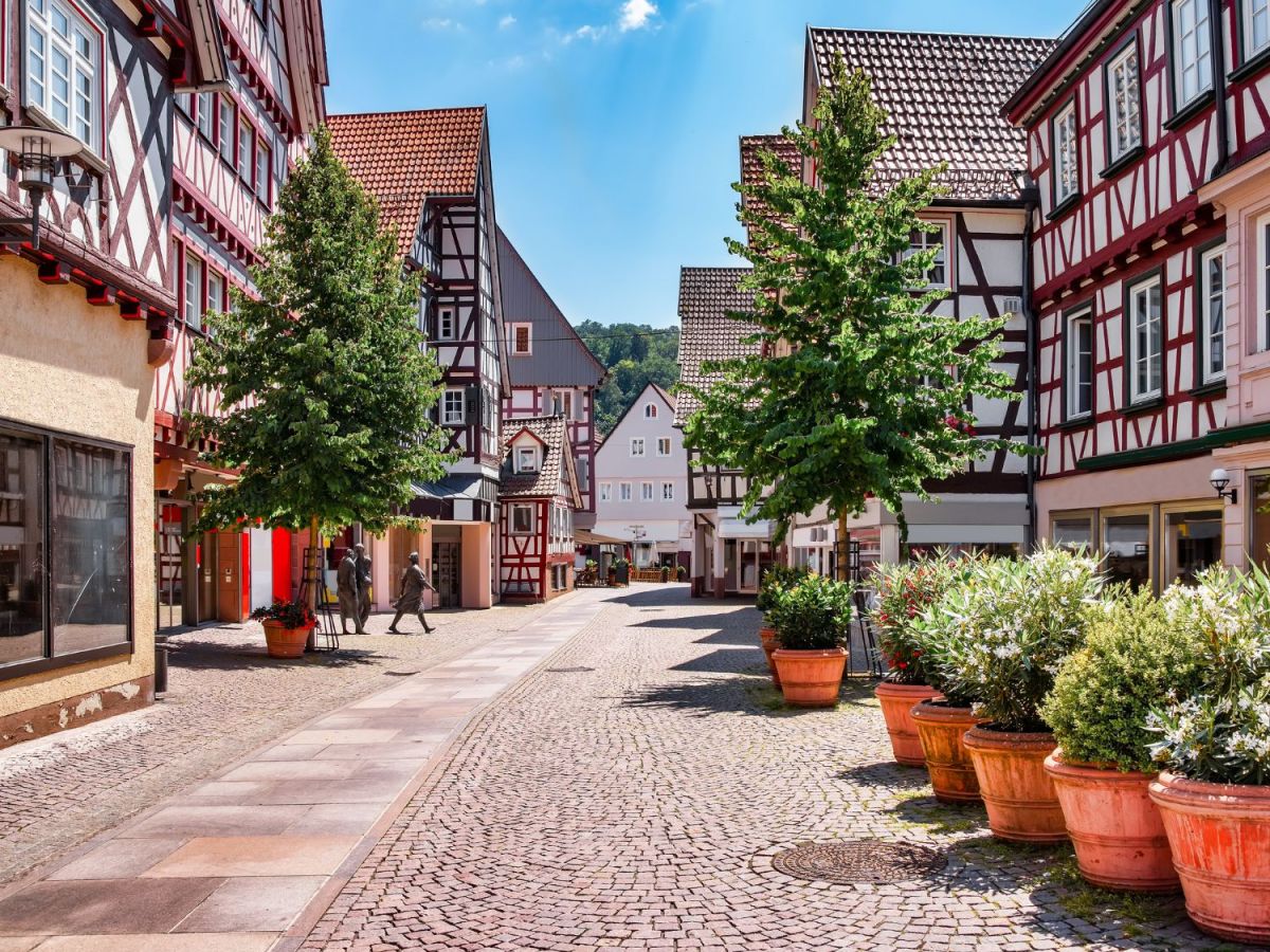 950 Jahre alt: Diese deutsche Stadt gilt als echter Geheimtipp – und war Heimat eines berühmten Künstlers!