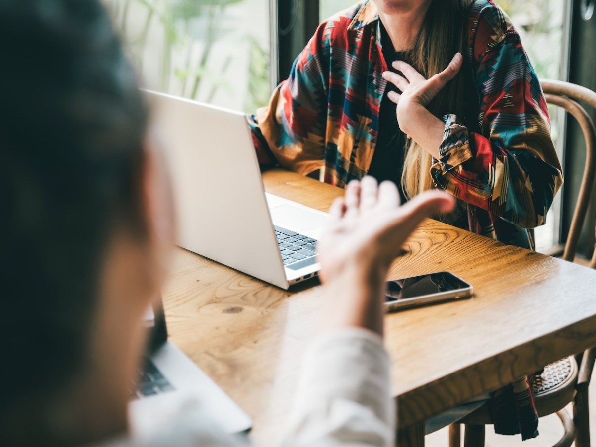 Narzisstische Kollegen: 6 Wege, wie du dich gegen sie wehrst
